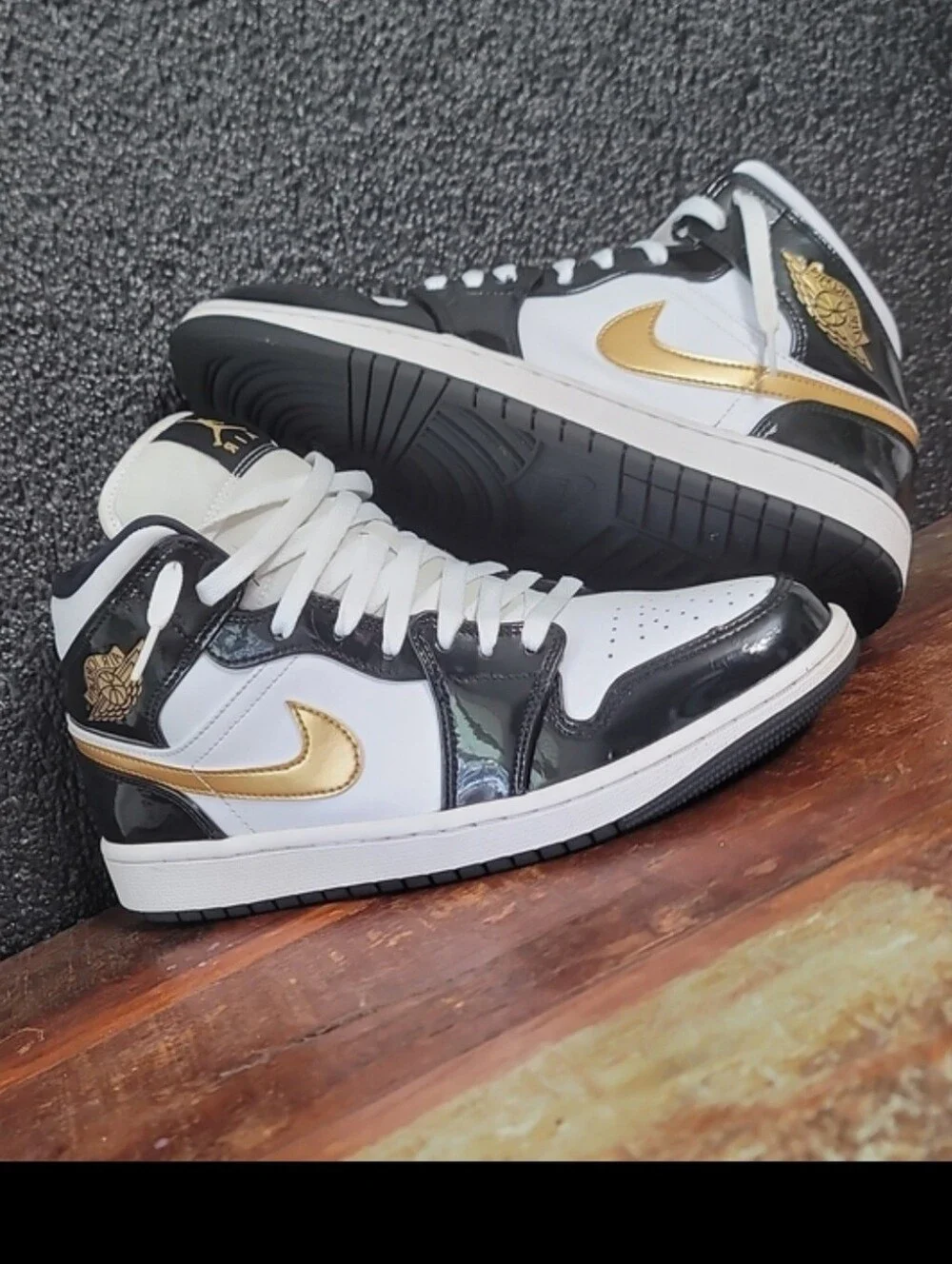Nike Air Jordan 1 Mid SE 